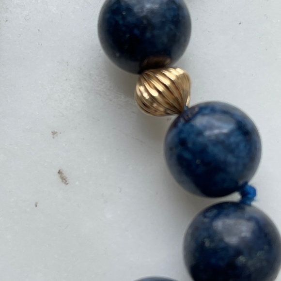 14k Fluted Yellow Gold & Large (15mm) Blue Lapis Bead Vintage Estate Necklace - Picture 6 of 13